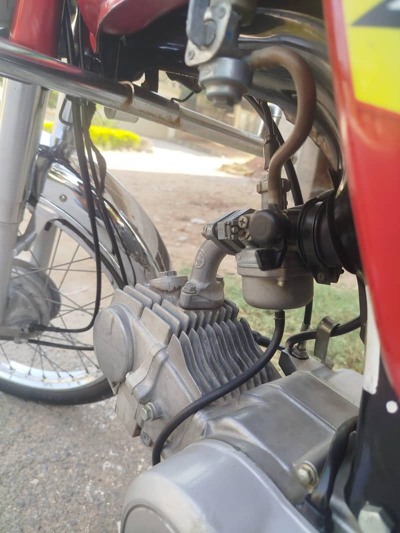 Honda CD-70 11