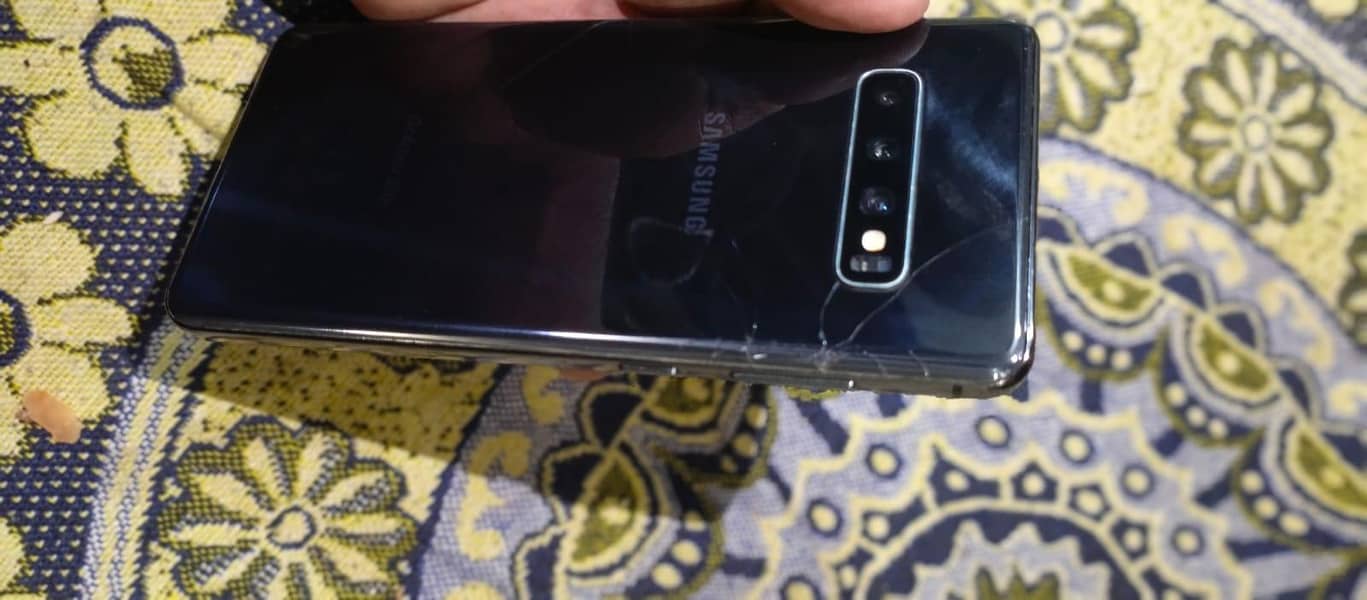 sumsung s10 plus 2