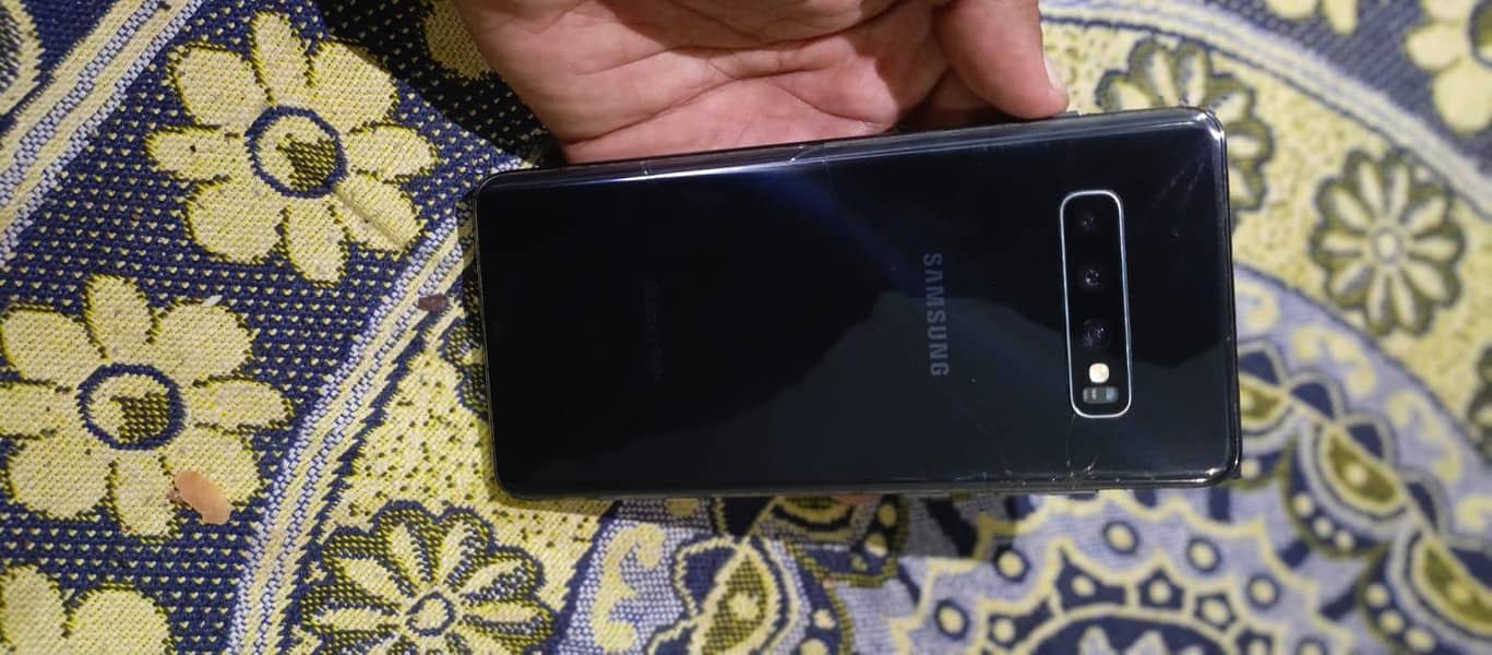 sumsung s10 plus 5