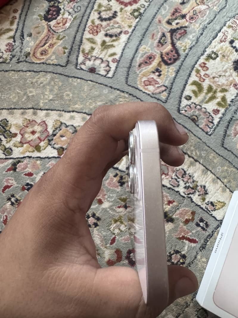 Apple iPhone 13 4