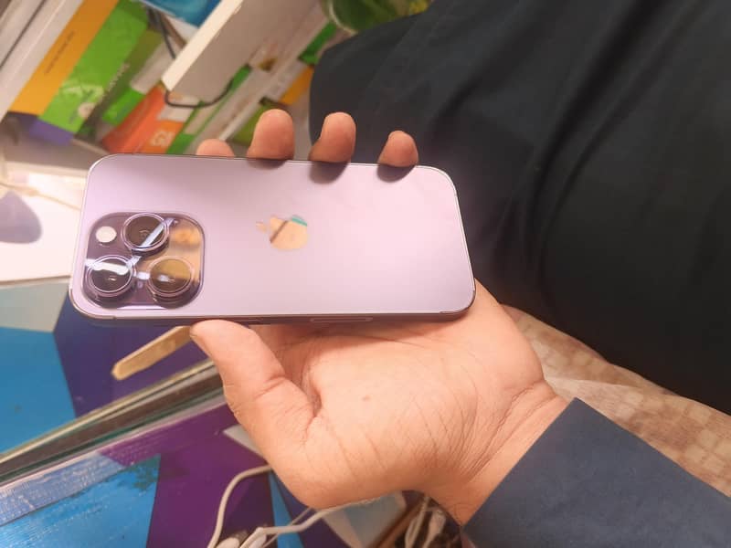Apple iPhone 14 Pro 1
