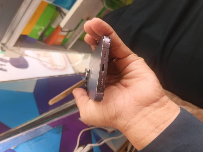 Apple iPhone 14 Pro 2