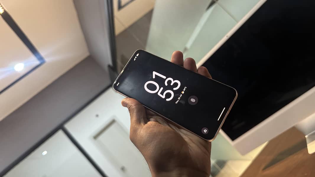 Google Pixel 8 4