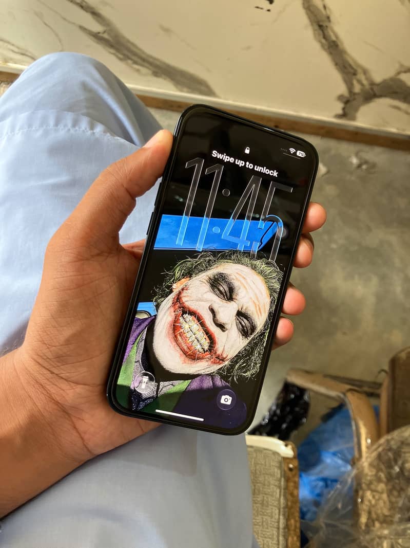 Apple iPhone 13 0