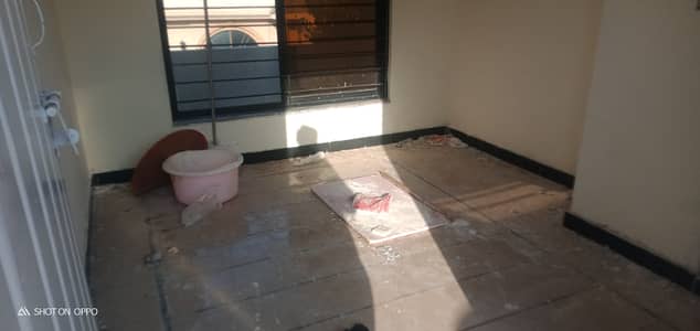Flat available For Rent  water bore Gas available F15 Islamabad