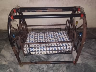 baby iron jhula