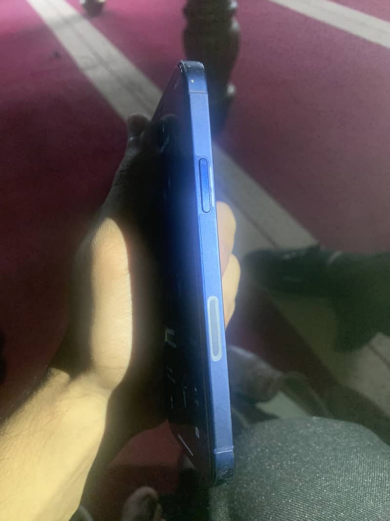 Apple iPhone 12 2
