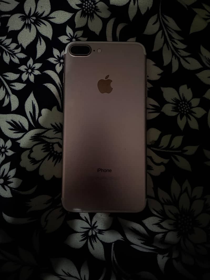 Apple iPhone 7 Plus 1