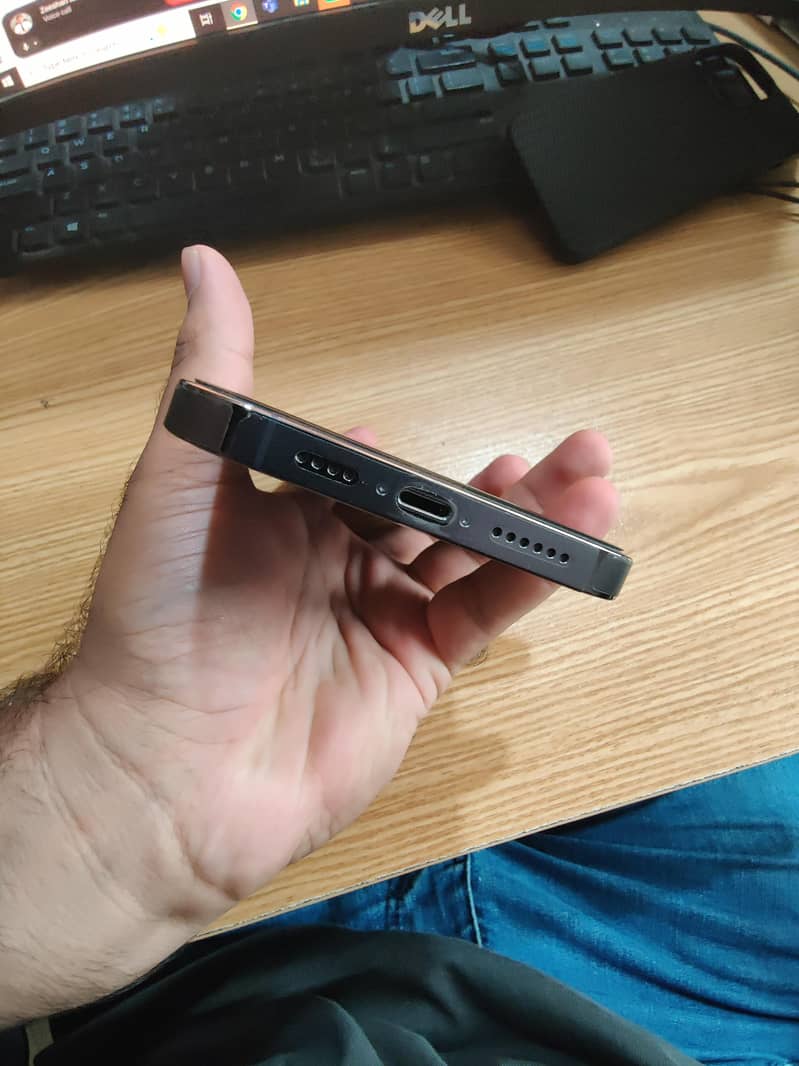 Apple iPhone 14 Pro Max 6