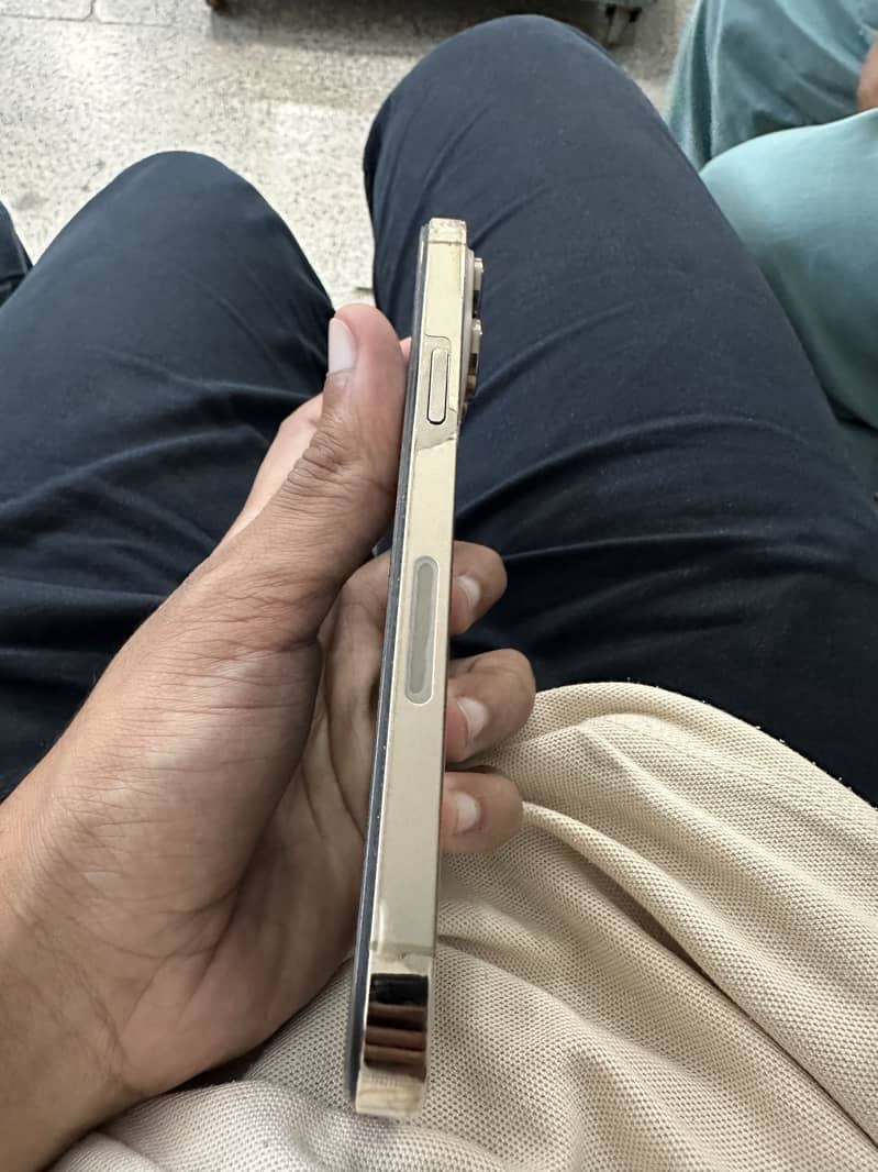 Apple iPhone 14 Pro Max 5