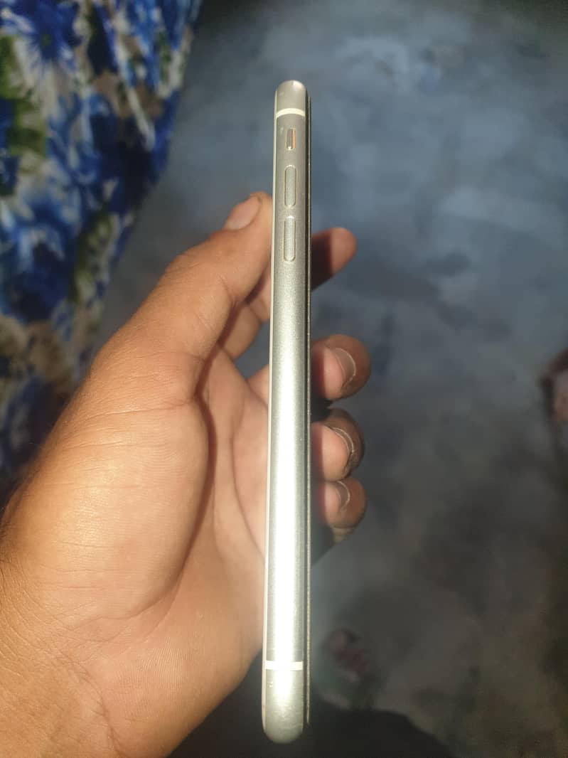 Apple iPhone XR 1