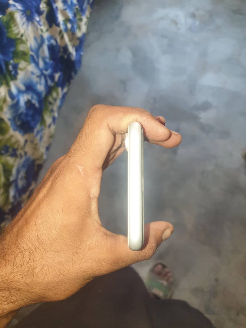 Apple iPhone XR 2