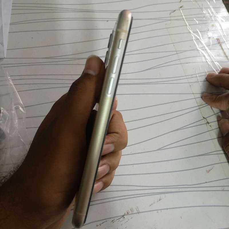 Apple iPhone 11 1