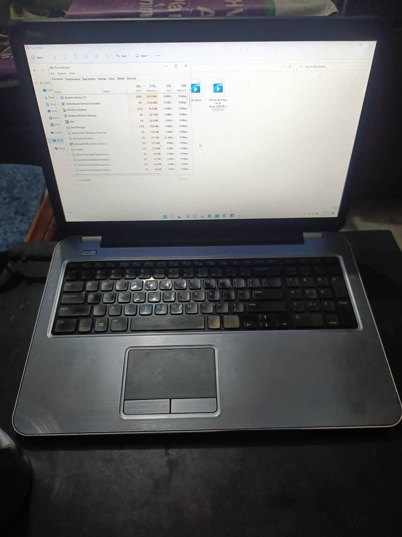 DELL Laptop  A10 Processer 1