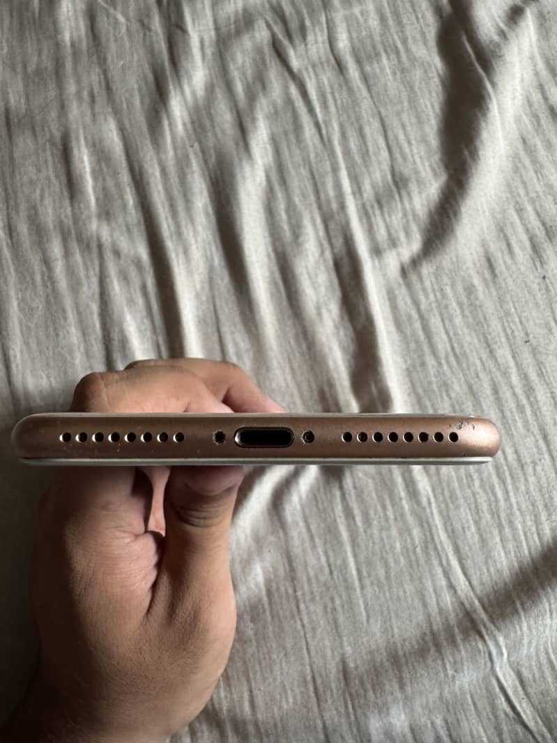 Apple iPhone 8 Plus 2