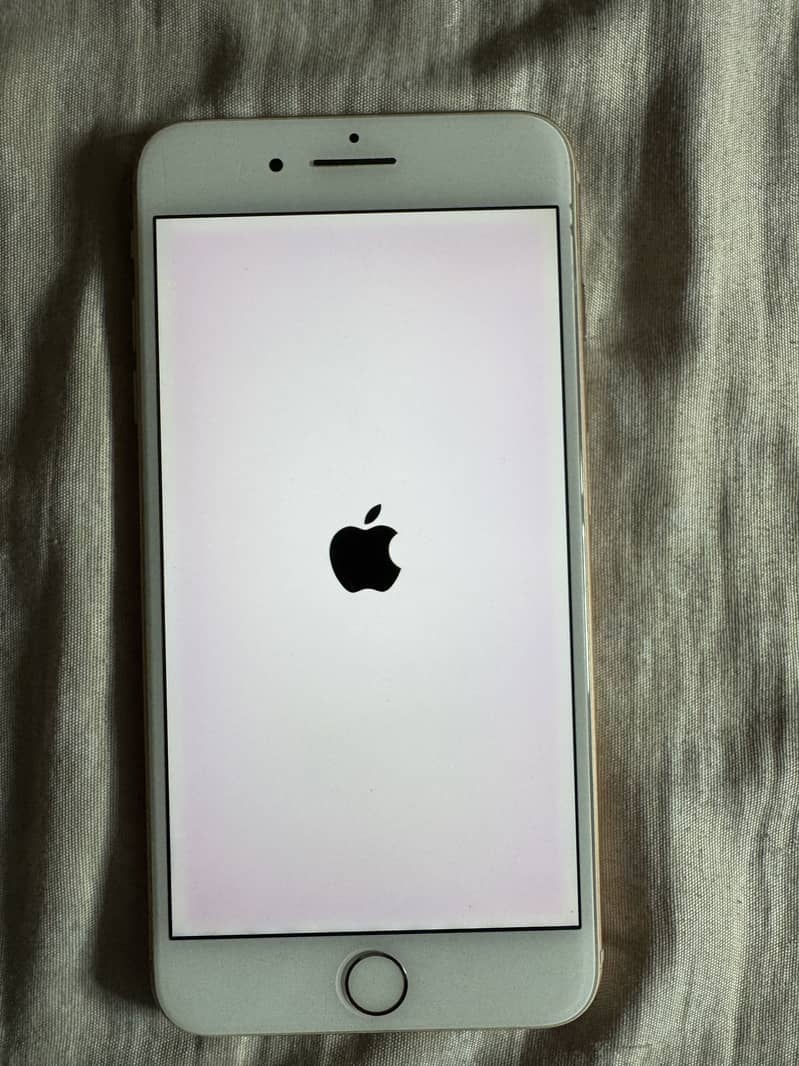 Apple iPhone 8 Plus 4