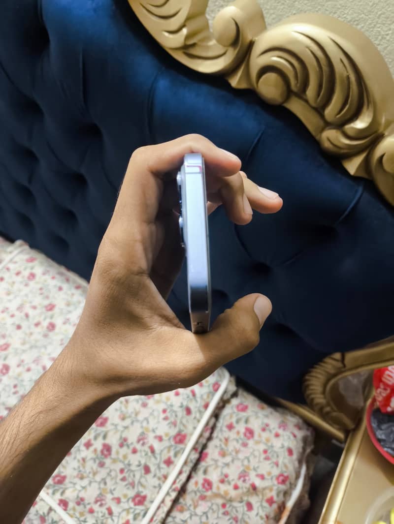 Apple iPhone 13 Pro 3