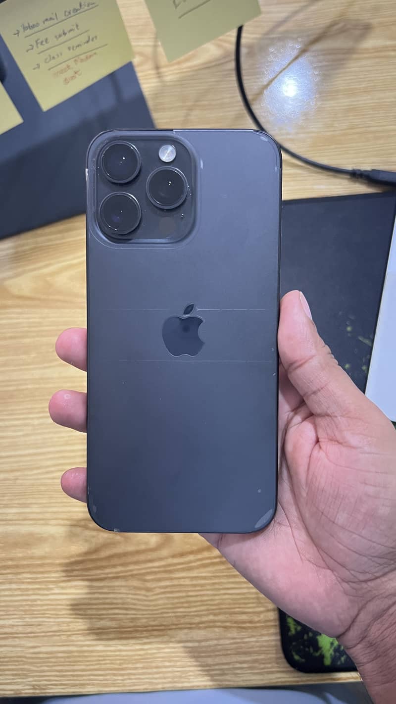 Apple iPhone 15 Pro Max 1