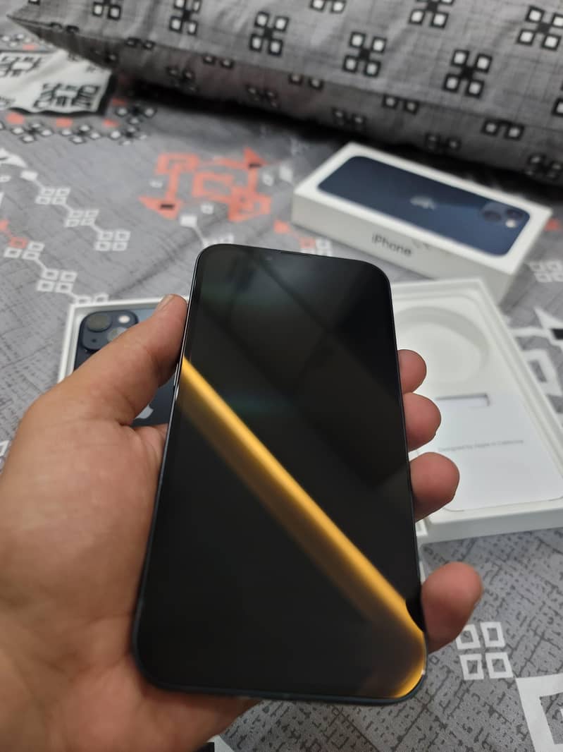 Apple iPhone 13 2