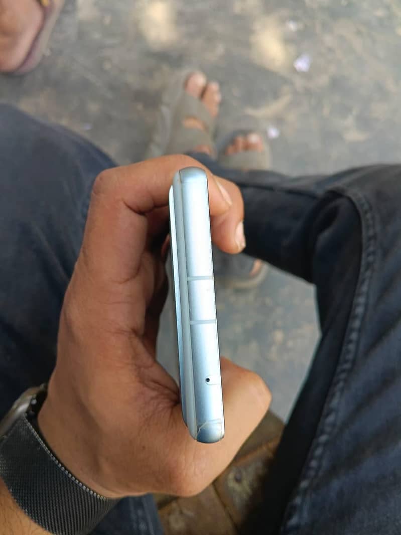 Google Pixel 7a 5