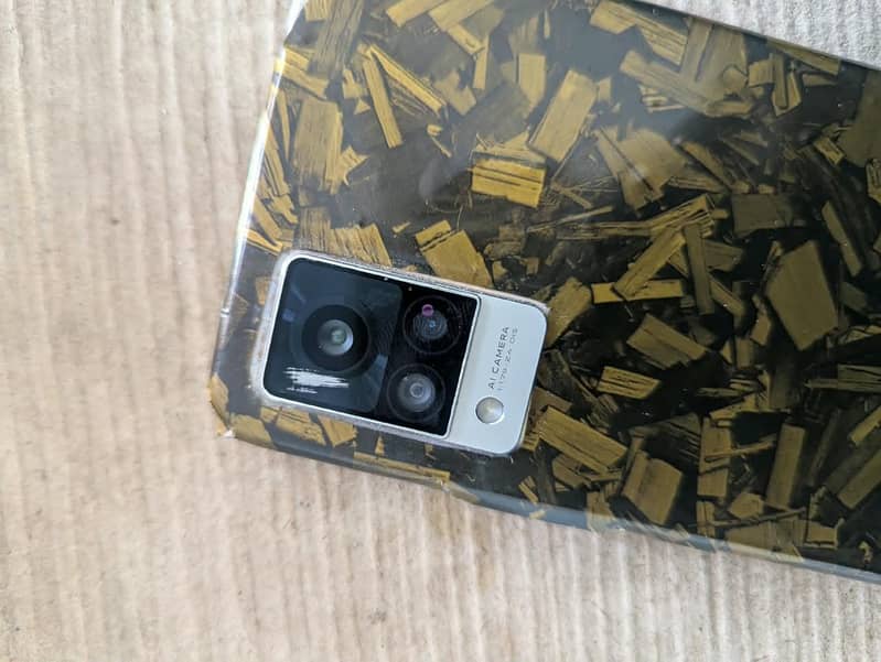 Vivo V21 4