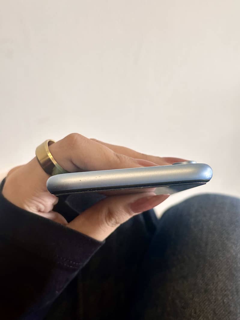 Apple iPhone XR 4