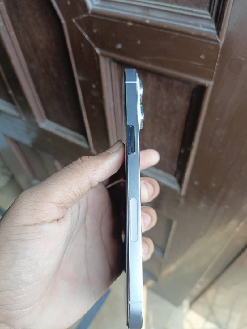 Apple iPhone 14 Pro Max 1