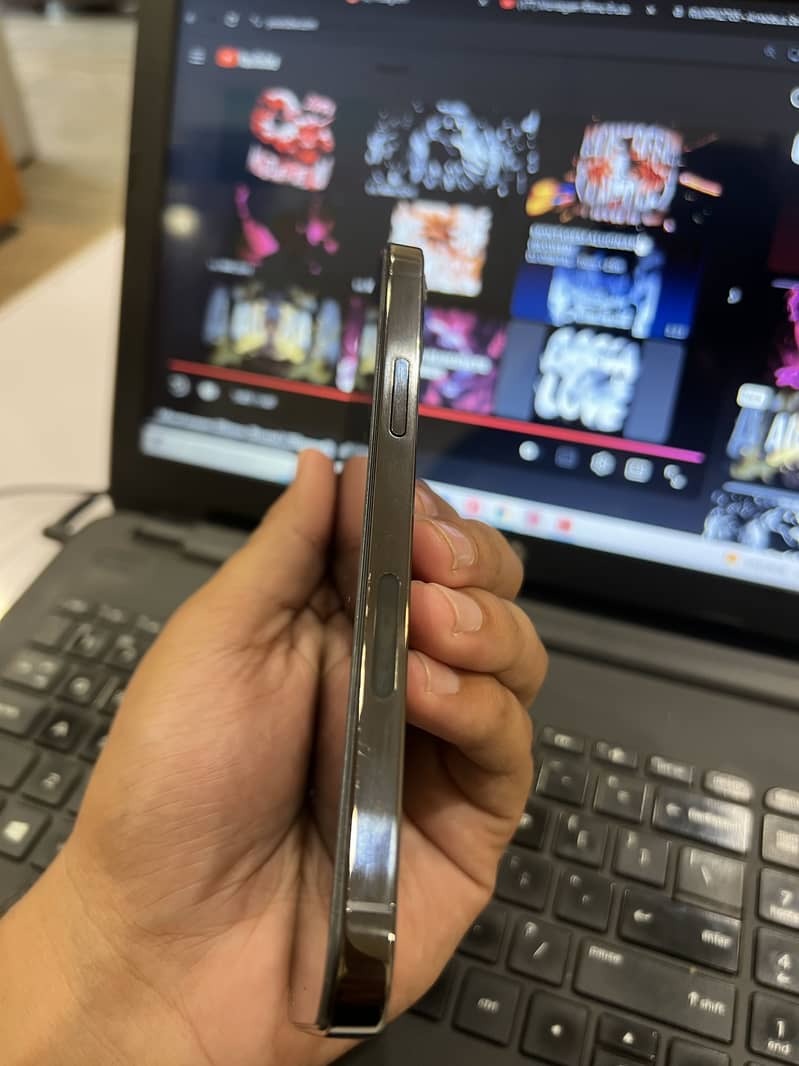 Apple iPhone 12 Pro 4