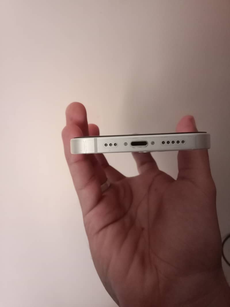 Apple iPhone 14 3