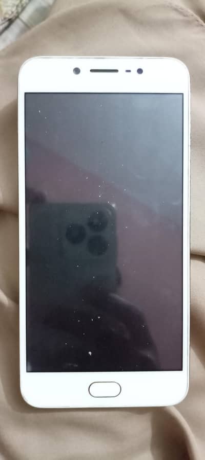 Vivo Y67 Mobile Phone for Sale – Good Working Condition