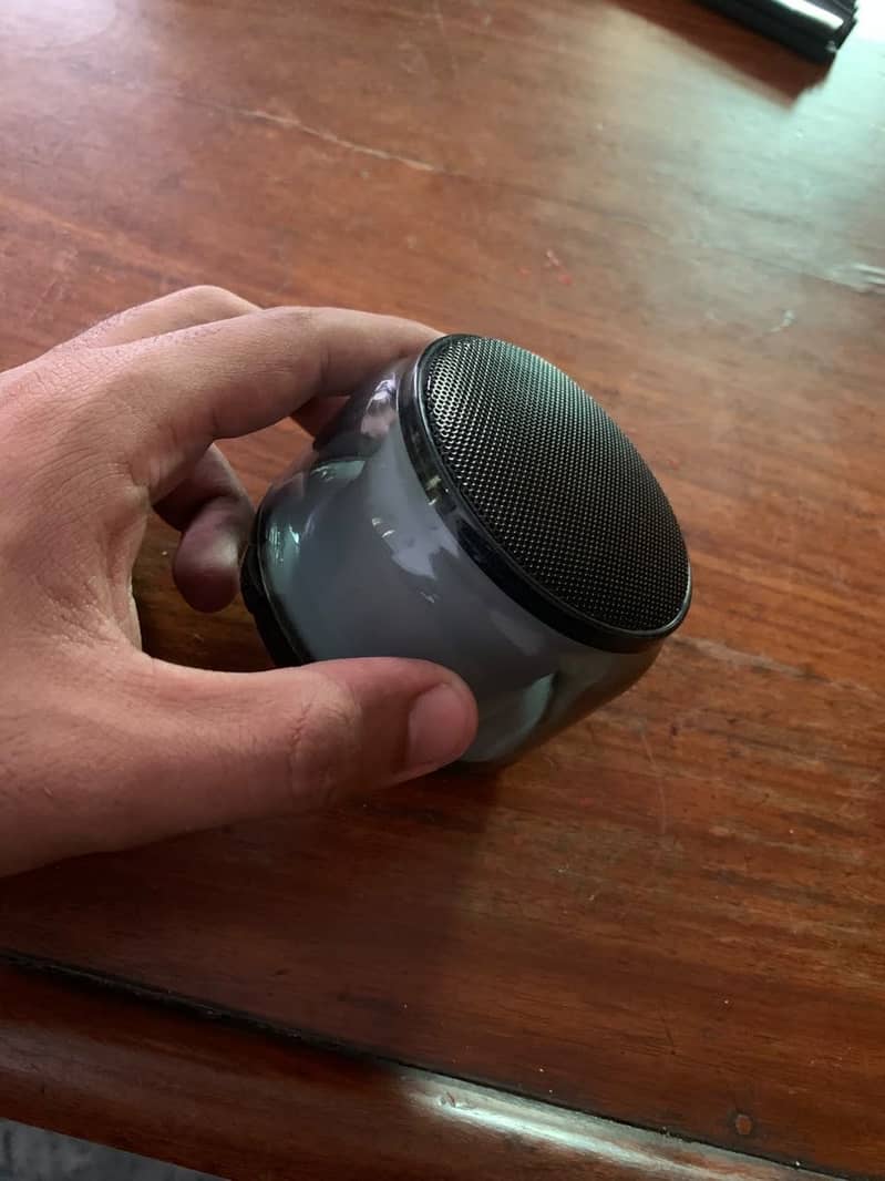 Mini speaker 0