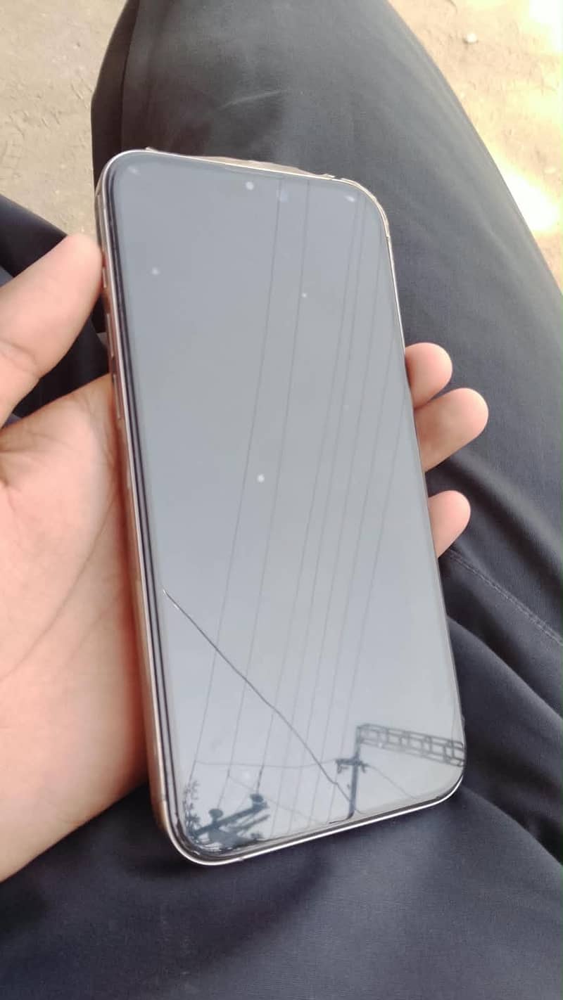 Apple iPhone 15 Pro Max 1