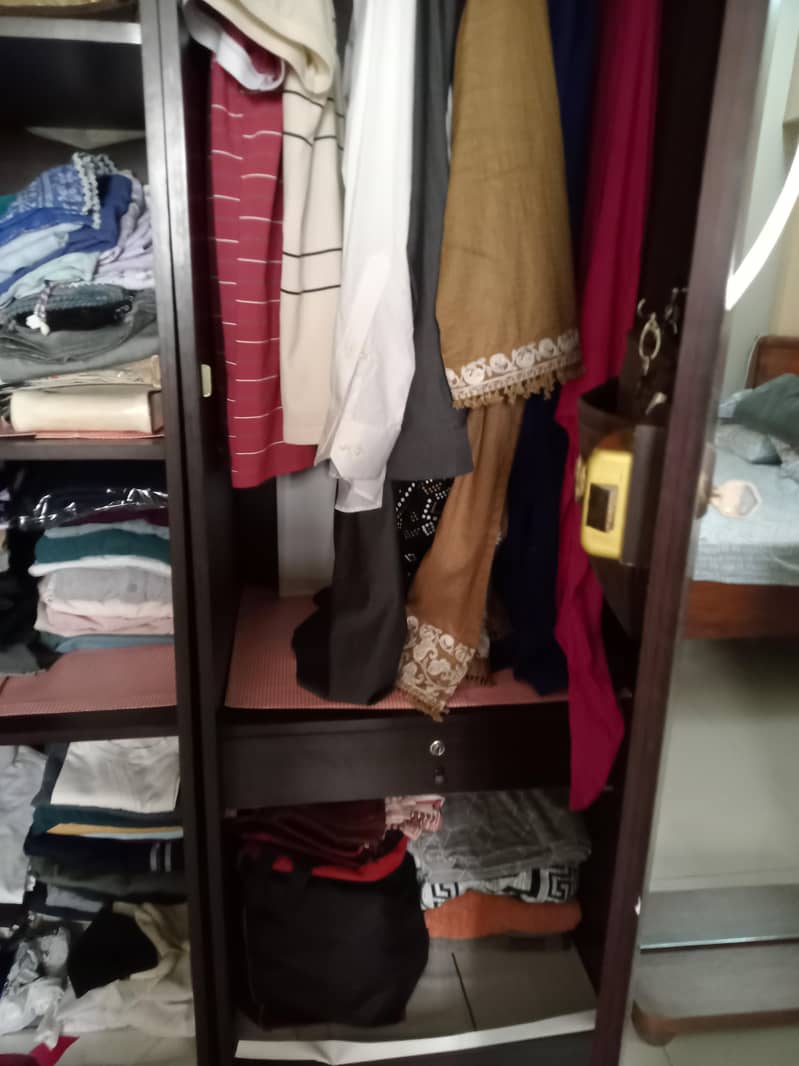 2 door wardrobe 4