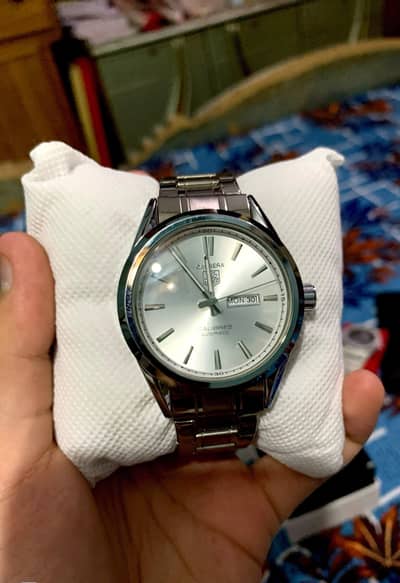 BRANDED TAG MODEL AND DATE