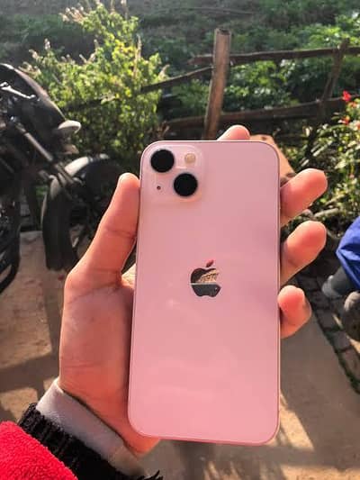 Apple iPhone 13