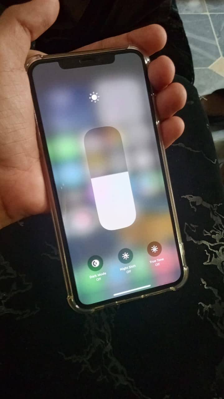 Apple iPhone XS Max 4