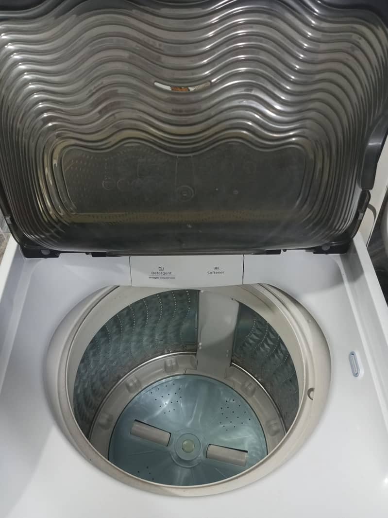 Samsung automatic washing machine. 1