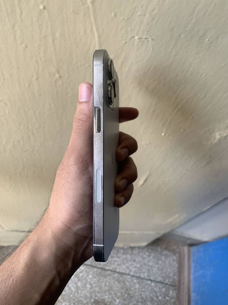 Apple iPhone 14 Pro Max jv 4