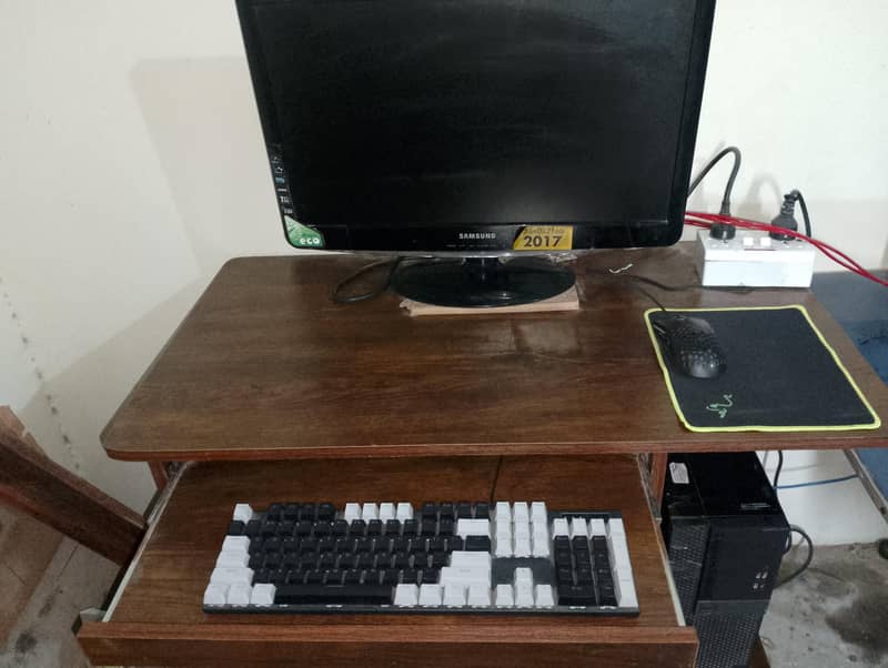 Computer wooden table 2