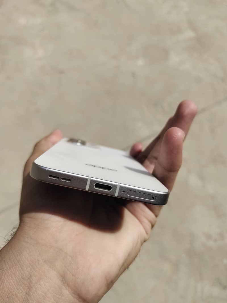 OPPO Reno13 1