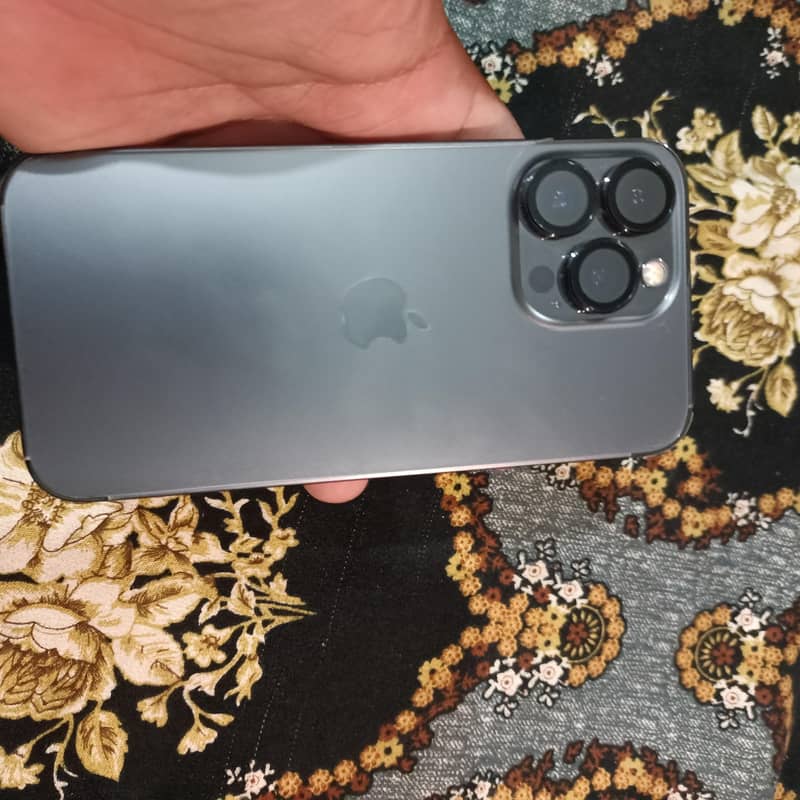 Apple iPhone 13 Pro 6
