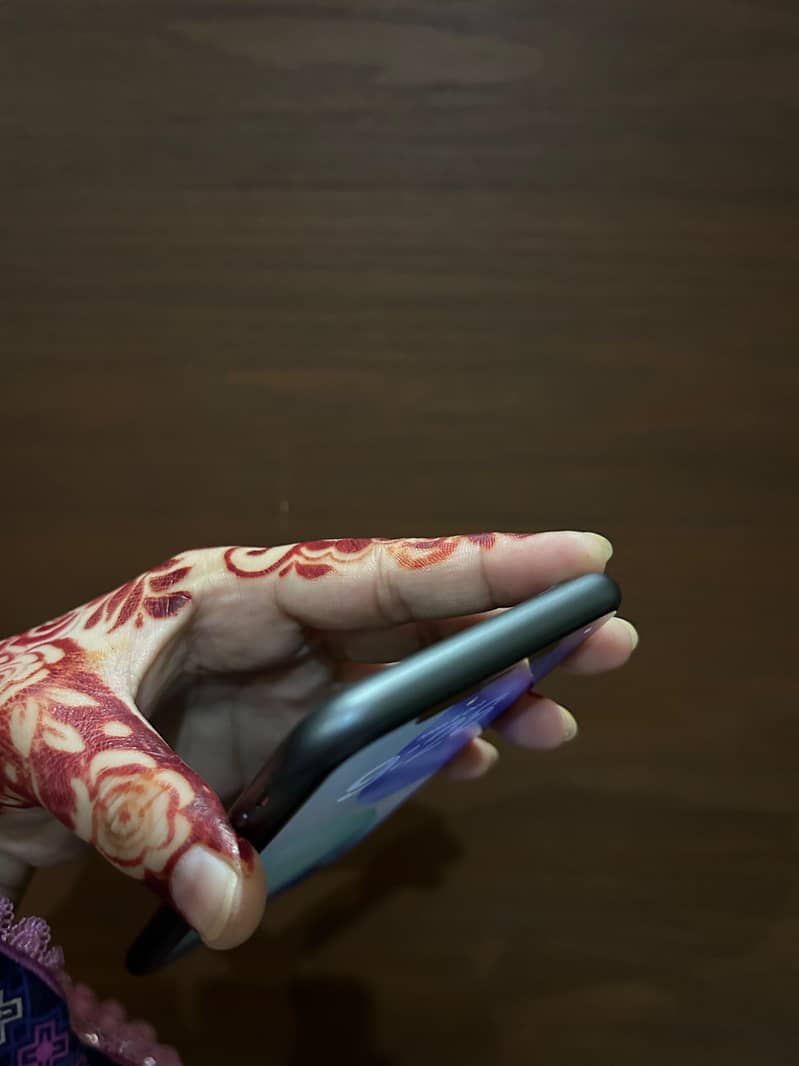 Apple iPhone 11 3