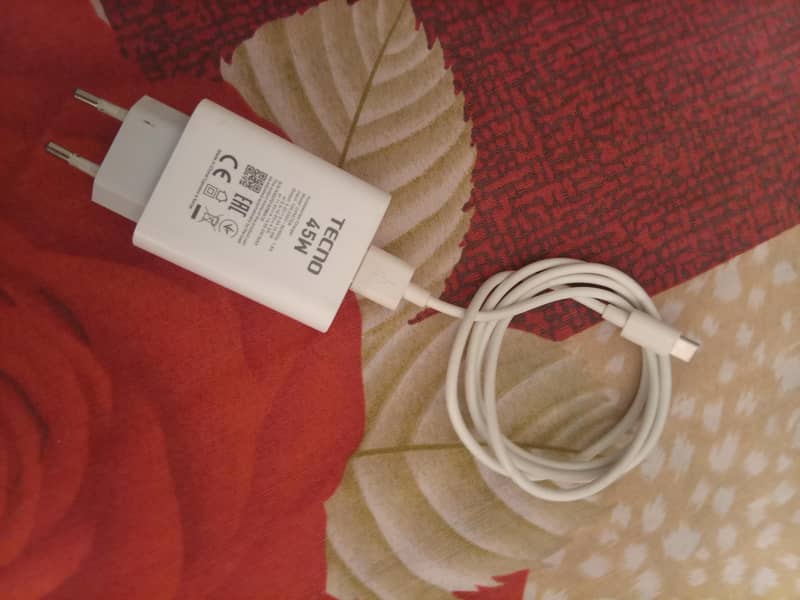 techno spark 40 pro plus 5