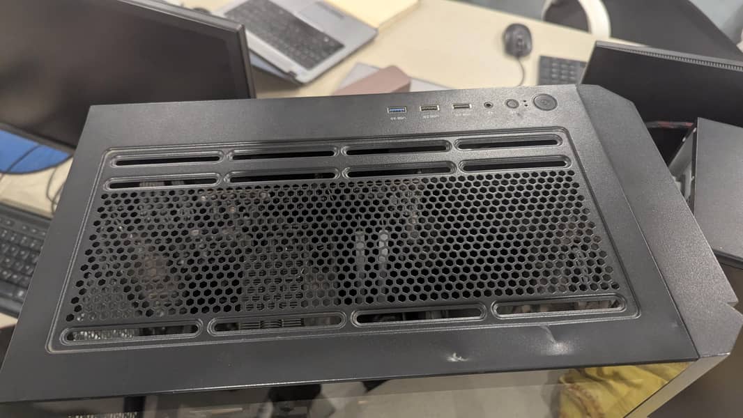 Gaming PC — Intel Core i5 12th Gen (12400F) / B760M DDR5 / 32GB DDR5 4