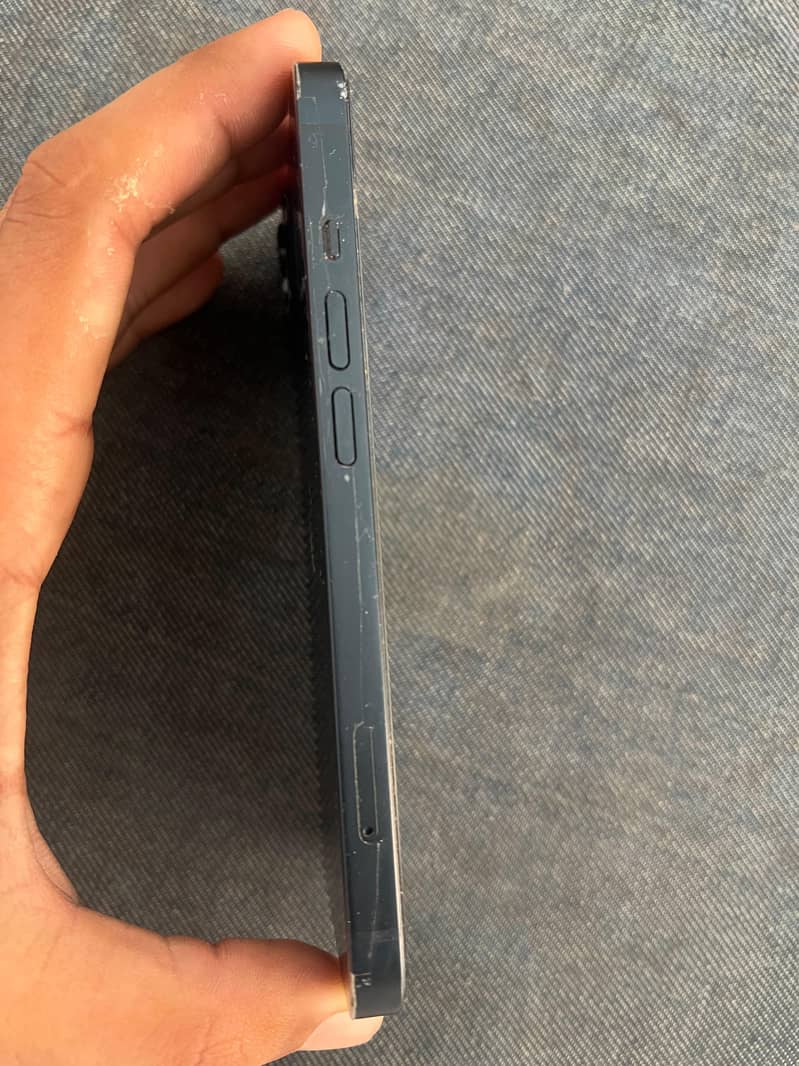 Apple iPhone 13 3