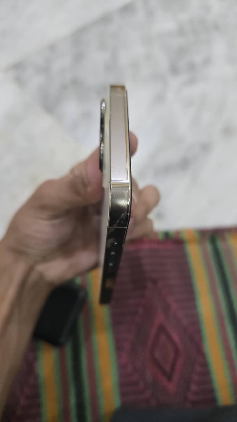 Apple iPhone 13 Pro 4