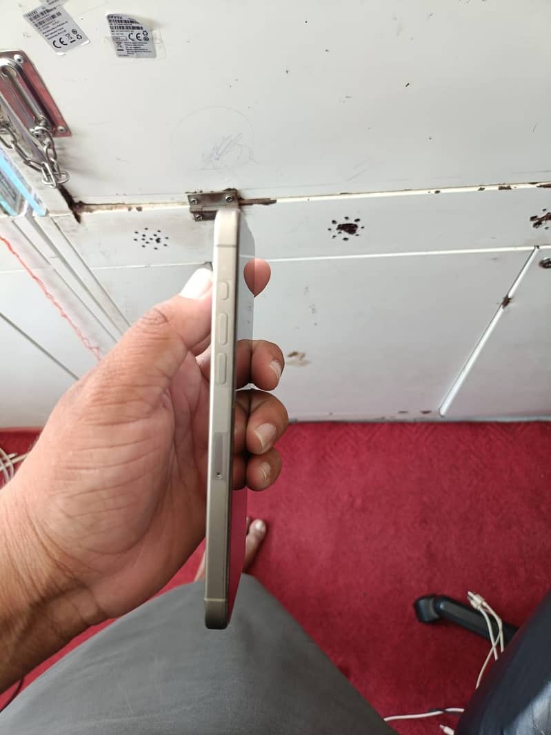 Apple iPhone 15 Pro Max 0