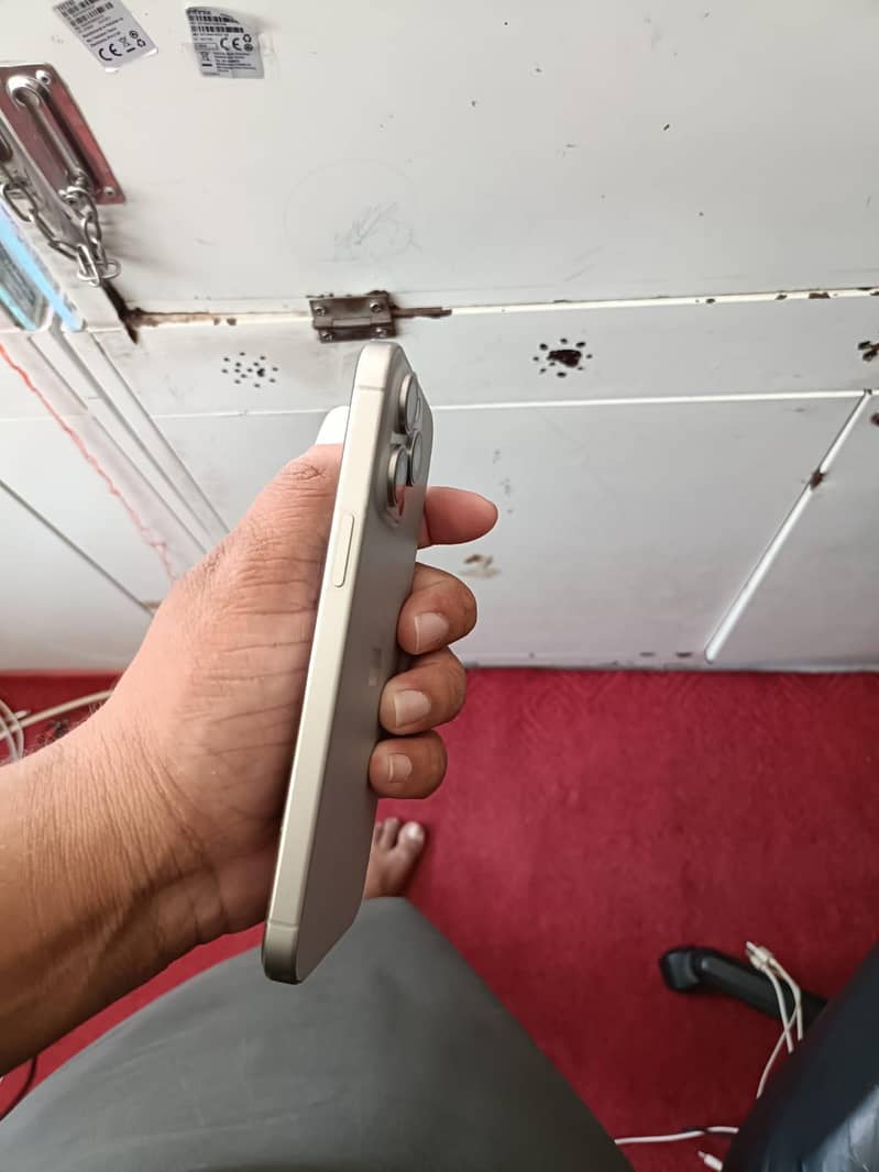 Apple iPhone 15 Pro Max 1