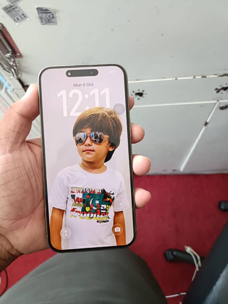 Apple iPhone 15 Pro Max 4