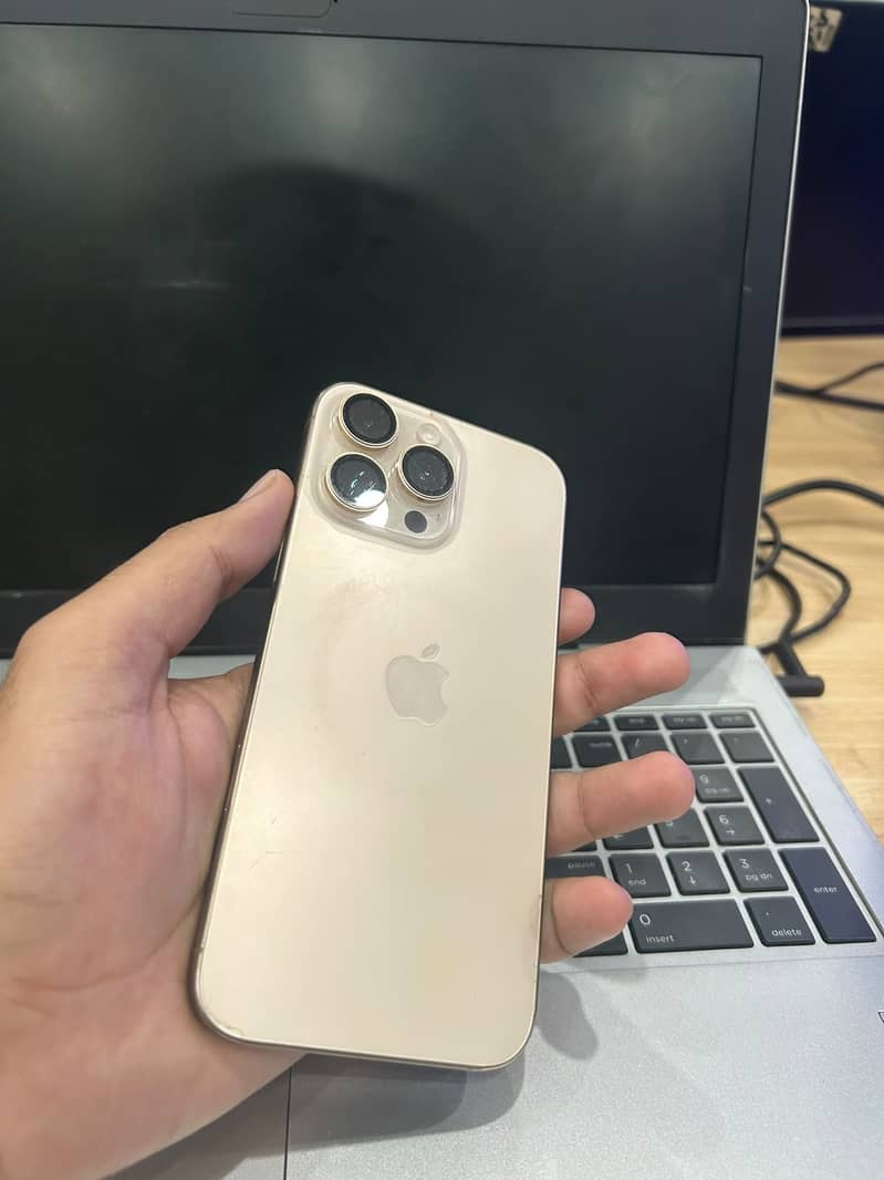 Apple iPhone 16 Pro Max 5